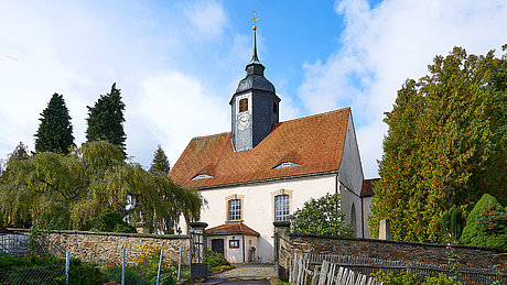 Ansicht der Kirche Dorfhain.
