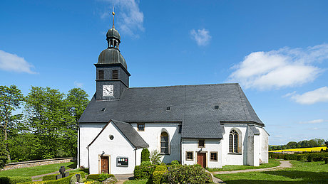 Ansicht der Kirche Burkersdorf.